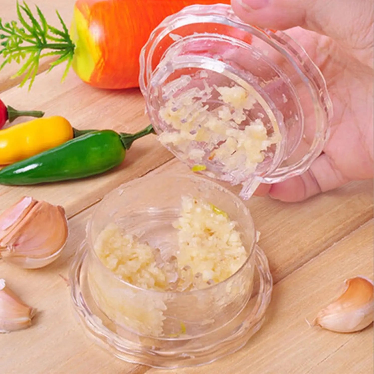 Luxiko Manual Garlic Twister & Masher – Multifunctional Garlic Mincer Grinder for Onion, Ginger, Herbs & Nuts, Durable Kitchen Crusher Tool