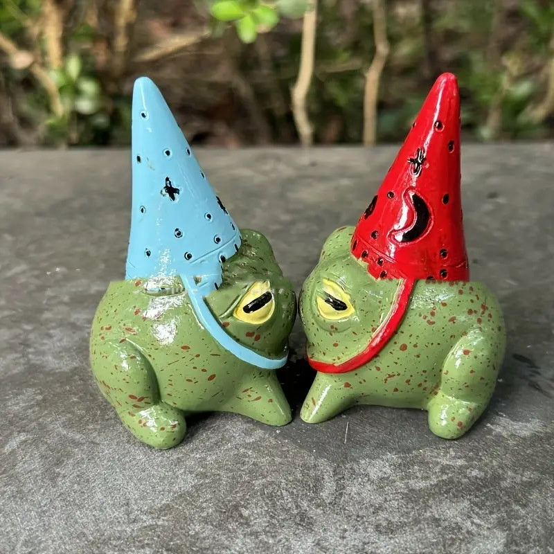 Luxiko Cute Frog Garden Statue Set - Mini Resin Frog Figurines with Colorful Hats, Whimsical Fairy Garden Decor for Indoor & Outdoor Home Decoration